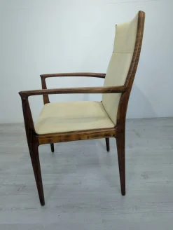 Dänischer Mid-Century Armlehnstuhl aus Holz im modernen Stil, 1960er