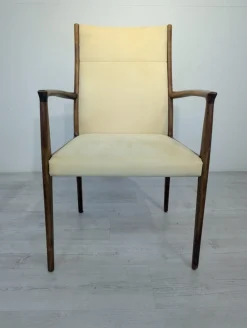 Dänischer Mid-Century Armlehnstuhl aus Holz im modernen Stil, 1960er