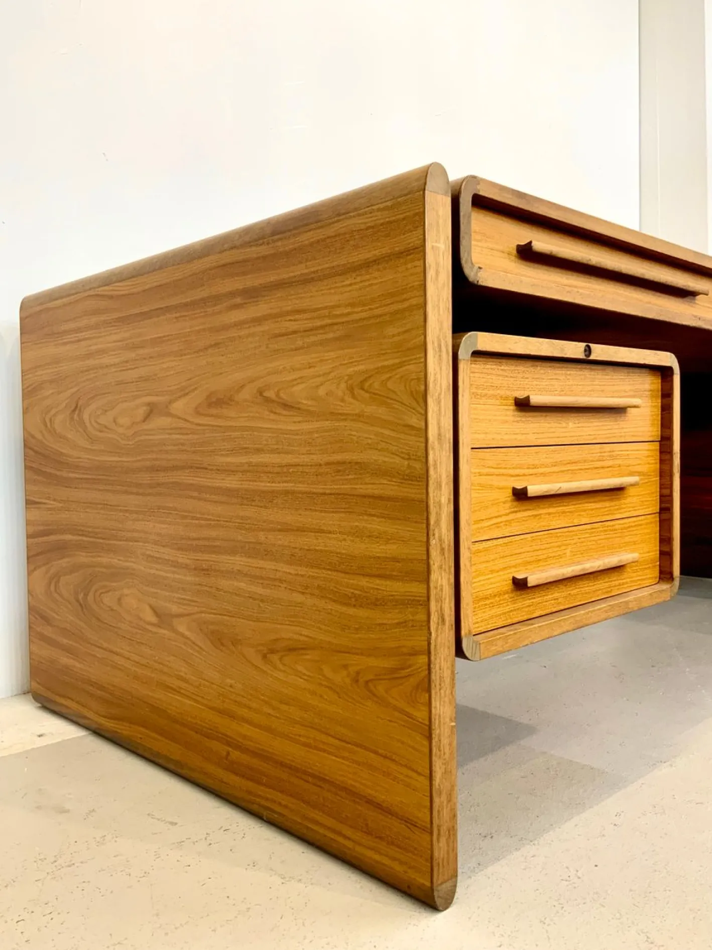 Dänischer Mid-Century Chief Schreibtisch von Dyrlund, 1960er