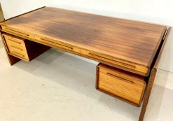 Dänischer Mid-Century Chief Schreibtisch von Dyrlund, 1960er