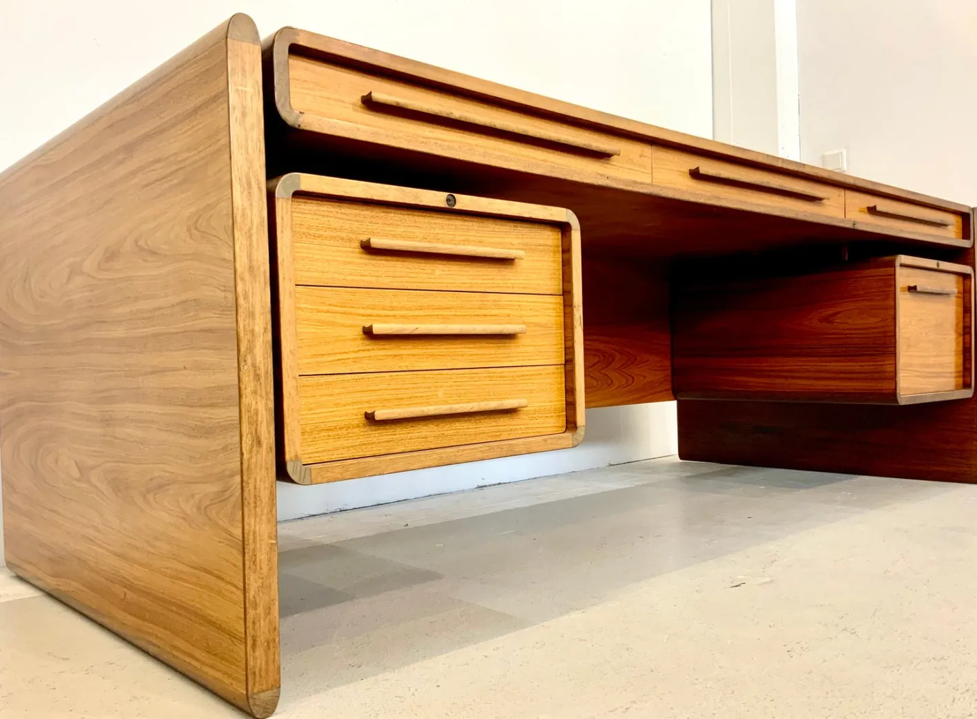 Dänischer Mid-Century Chief Schreibtisch von Dyrlund, 1960er
