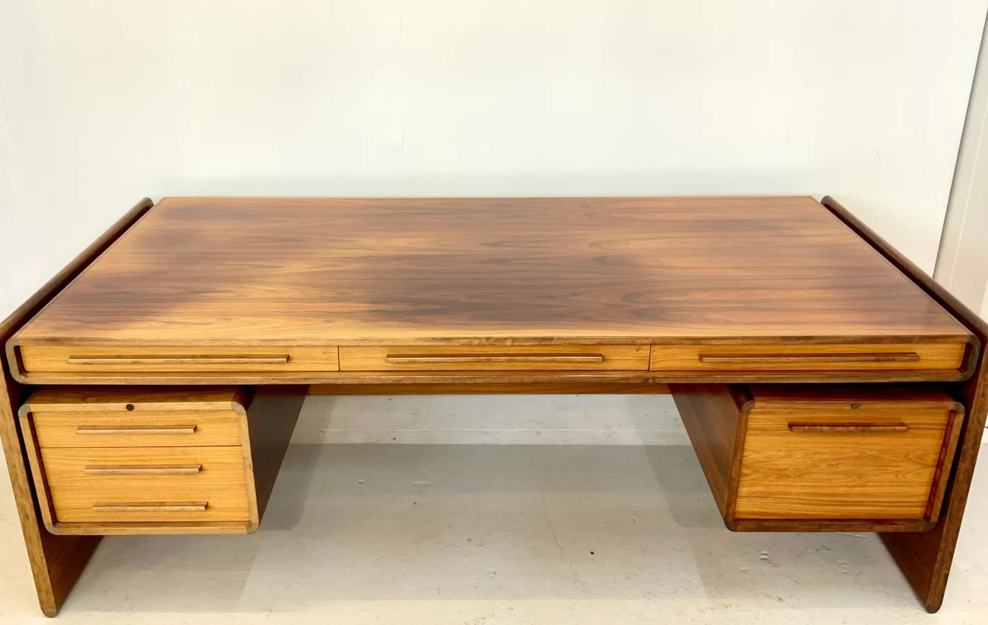 Dänischer Mid-Century Chief Schreibtisch von Dyrlund, 1960er