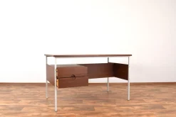 Dänischer Mid-Century Modern Teak Schreibtisch, 1970er