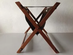 Dänischer Mid-Century Modern Zeitschriftenhalter aus Teak & Wildleder