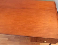 Dänischer Mid-Century Schreibtisch aus Teak, 1960er