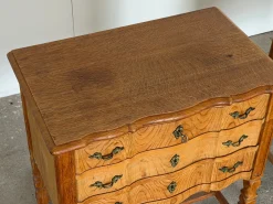Dänische Rokoko Nachttische aus Eiche von Henning Kjærnulf, 1960er, 2er Set