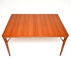 Dänischer Vintage Esstisch aus Teak von Willy Sigh für H. Sigh & Søns Møbelfabrik, 1960