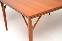 Dänischer Vintage Esstisch aus Teak von Willy Sigh für H. Sigh & Søns Møbelfabrik, 1960