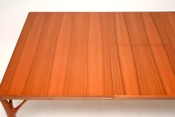 Dänischer Vintage Esstisch aus Teak von Willy Sigh für H. Sigh & Søns Møbelfabrik, 1960