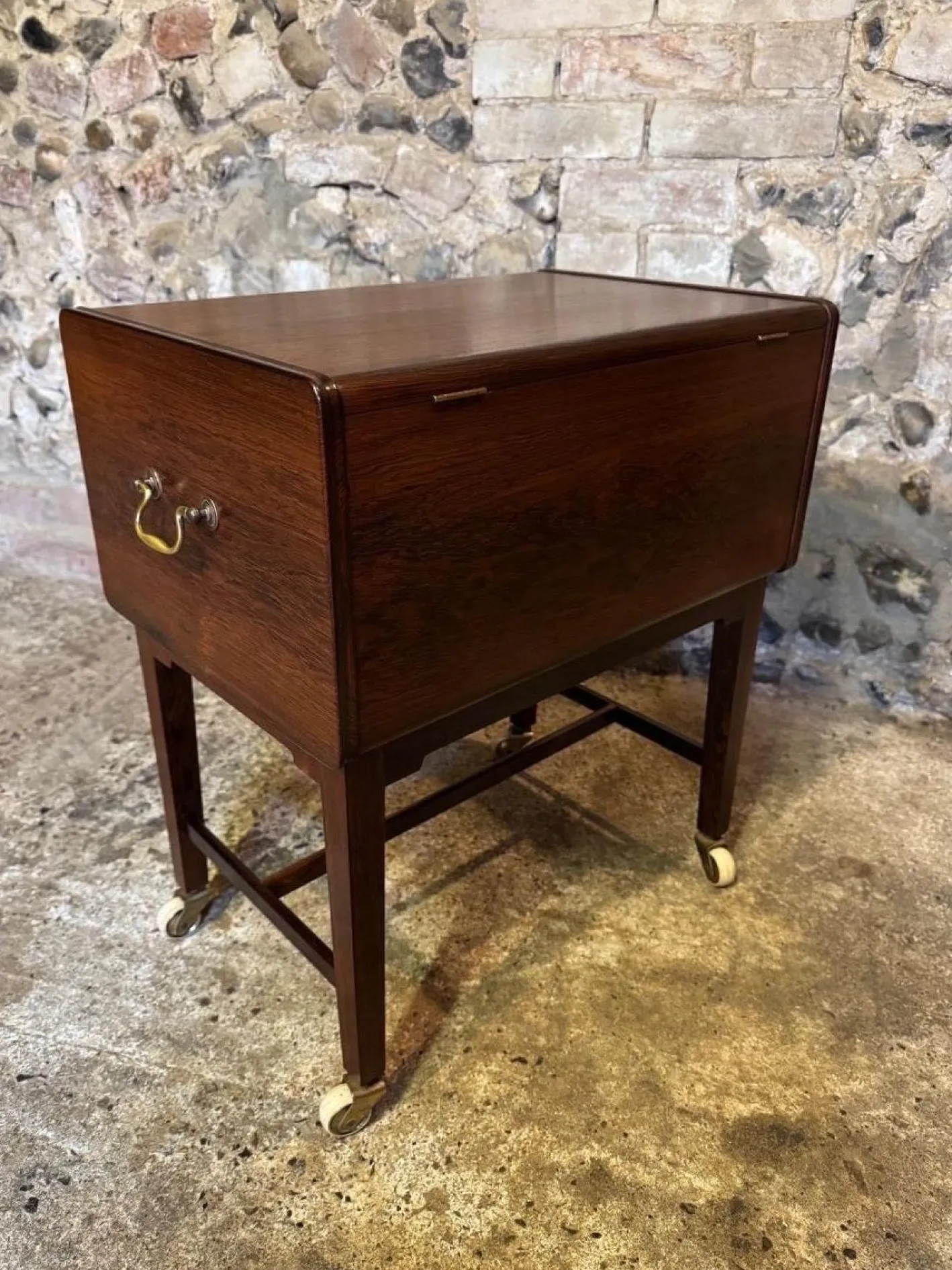 Dänischer Vintage Nähtisch, 1950er