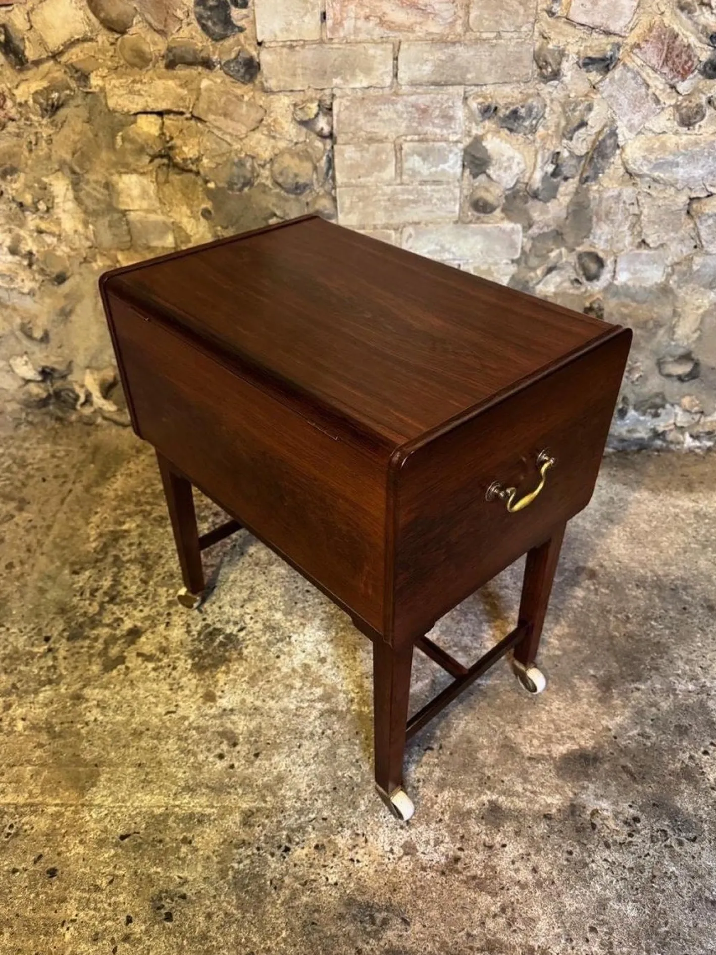 Dänischer Vintage Nähtisch, 1950er