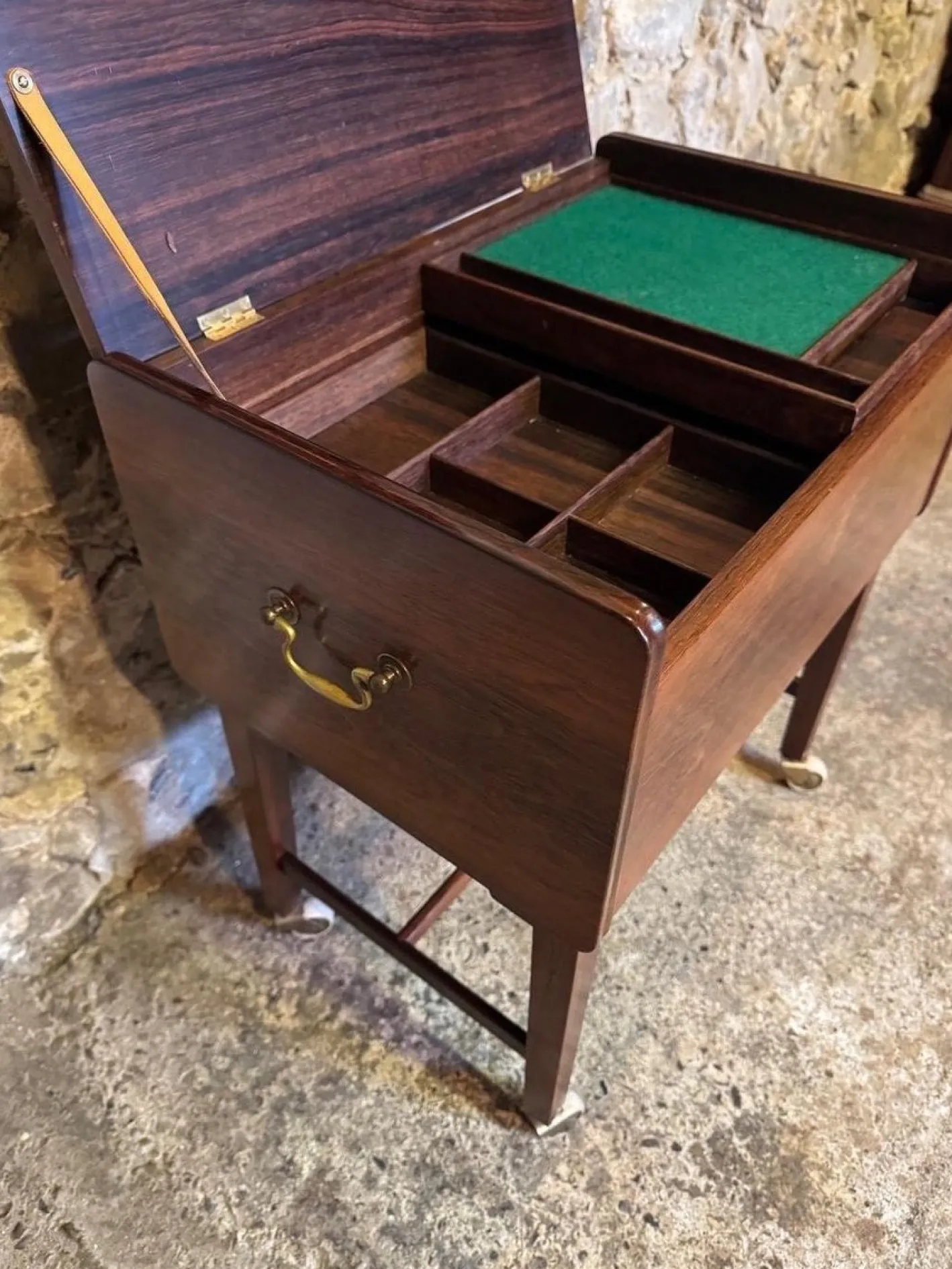 Dänischer Vintage Nähtisch, 1950er