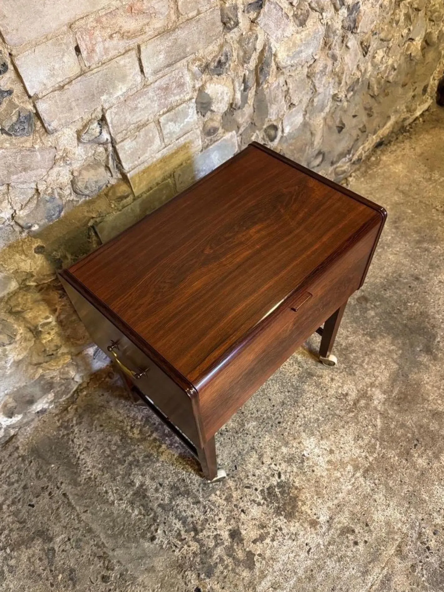 Dänischer Vintage Nähtisch, 1950er