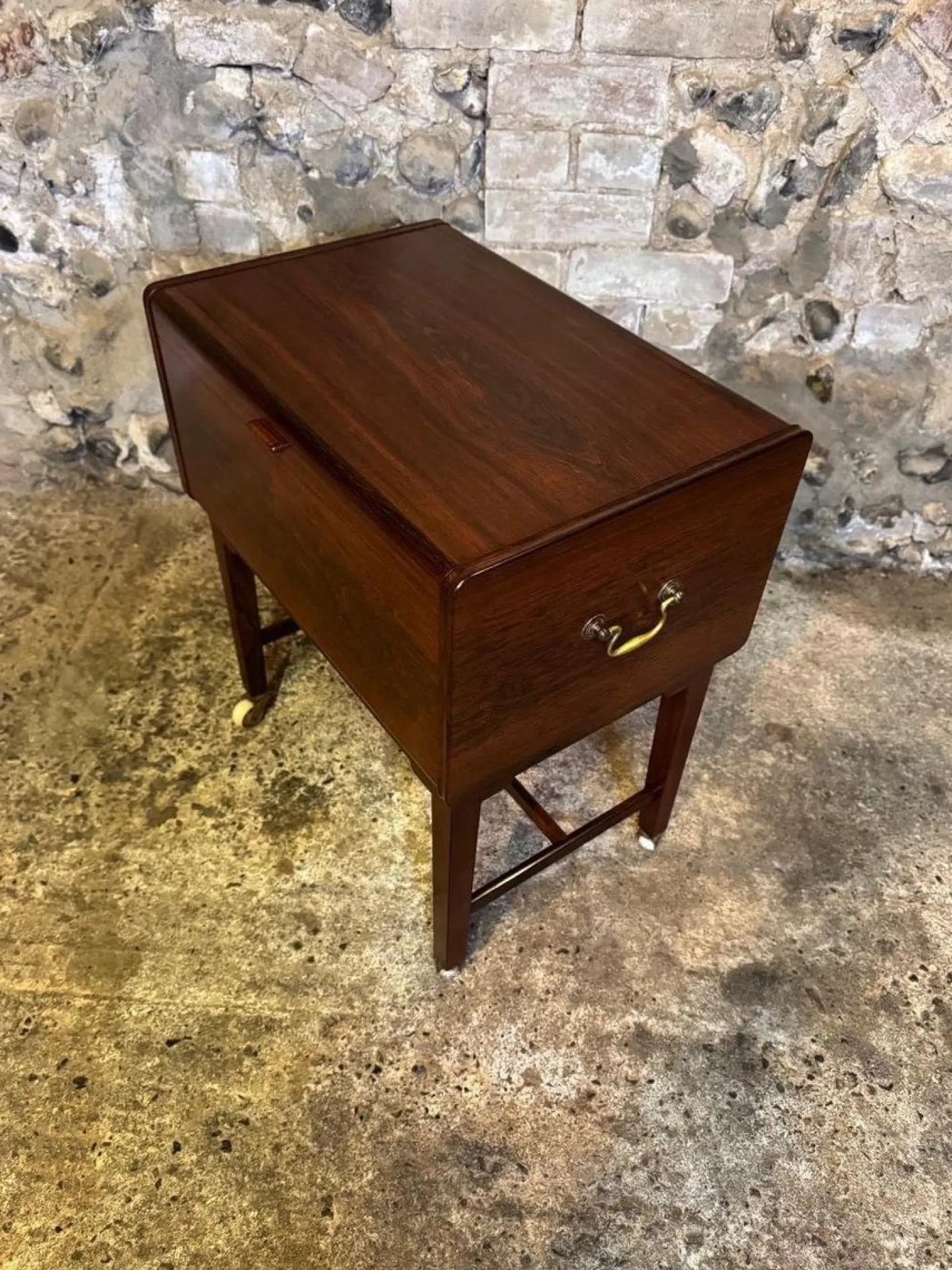 Dänischer Vintage Nähtisch, 1950er