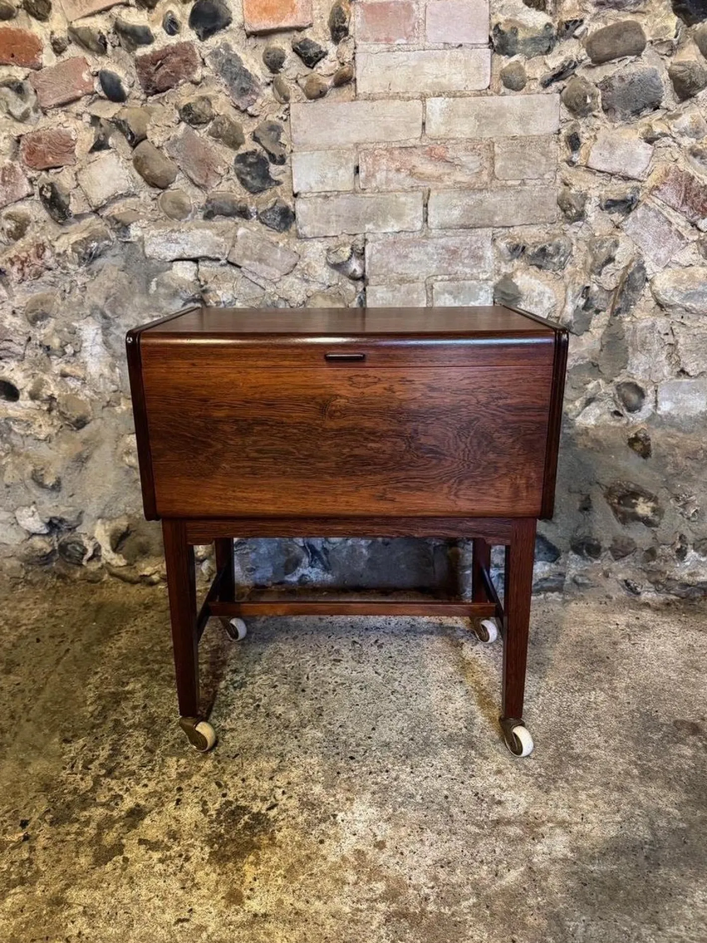 Dänischer Vintage Nähtisch, 1950er