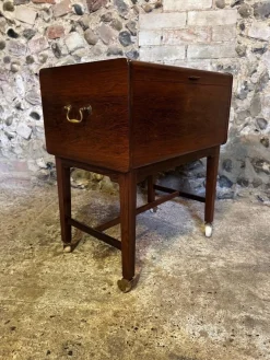 Dänischer Vintage Nähtisch, 1950er