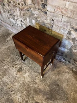 Dänischer Vintage Nähtisch, 1950er