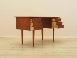 Dänischer Vintage Schreibtisch aus Teak, 1970er
