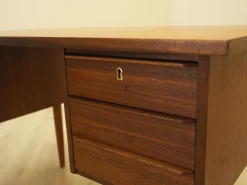 Dänischer Vintage Schreibtisch aus Teak, 1970er
