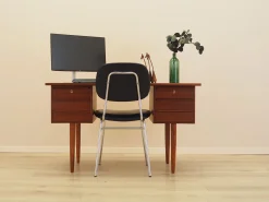 Dänischer Vintage Schreibtisch aus Teak, 1970er