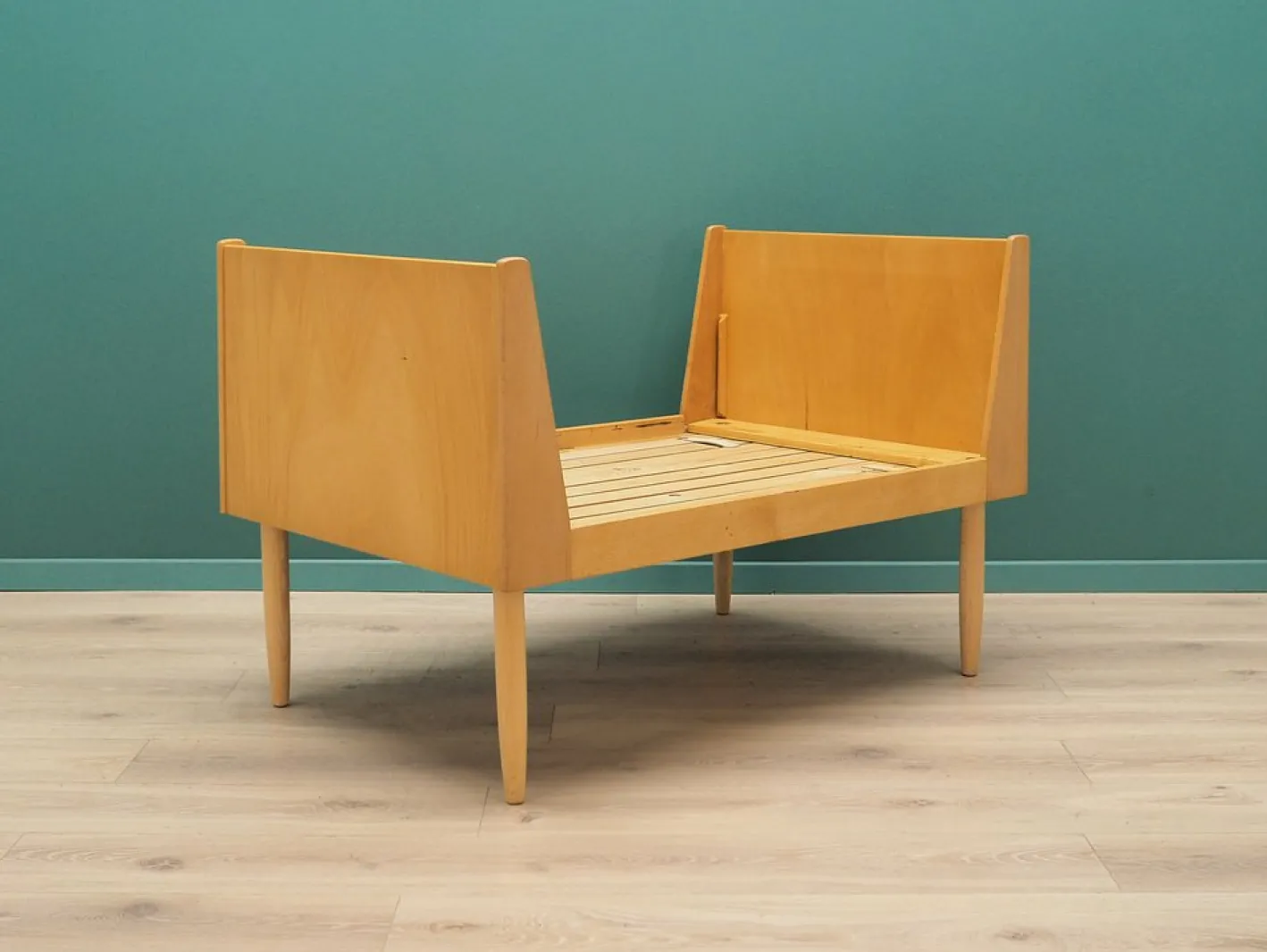 Dänisches Bettgestell aus Eschenholz, 1960er