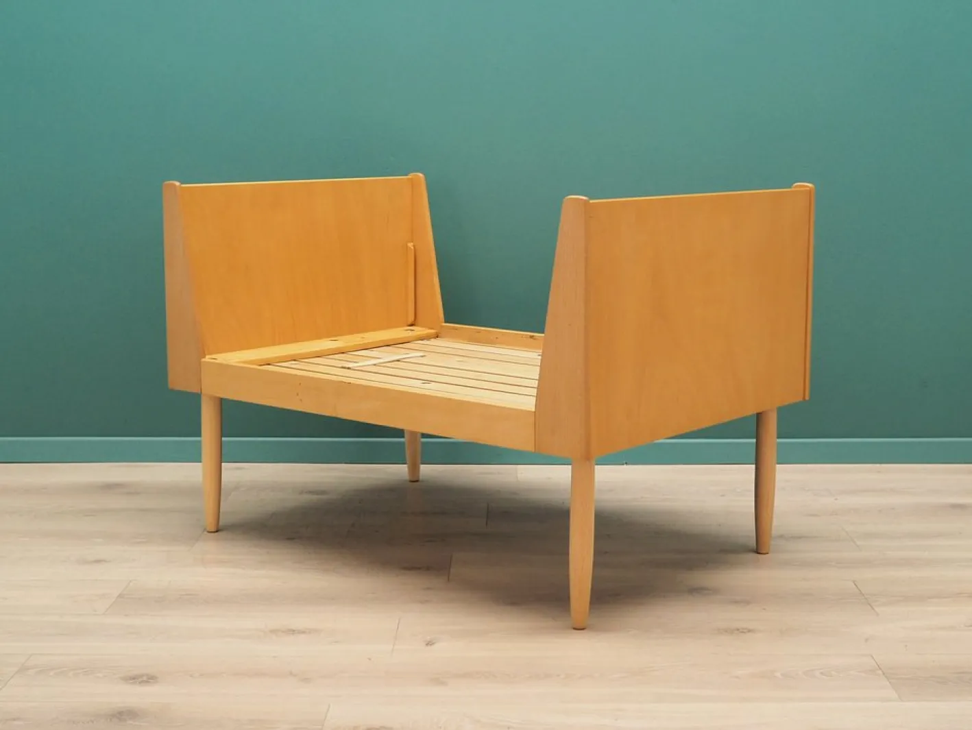 Dänisches Bettgestell aus Eschenholz, 1960er