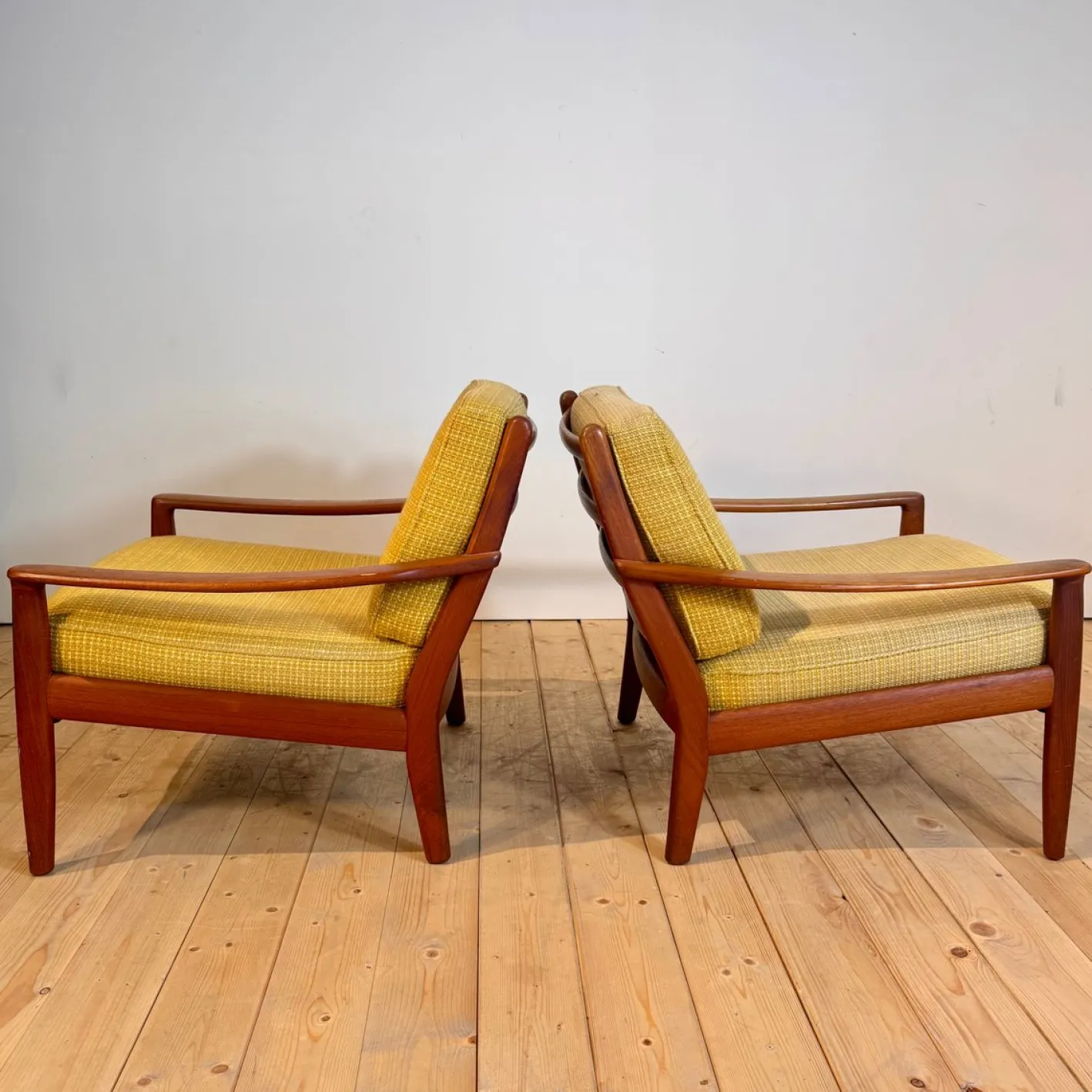 Dänische Sessel mit Gestell aus Teak, 1960er, 2er Set