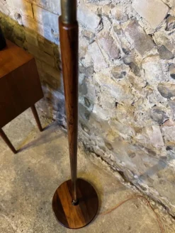 Dänische Skandinavische Vintage Stehlampe, 1960er