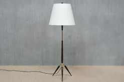 Dänische Skulpturale Dreibein Stehlampe aus Buche, Messing & Leinen von Fog & Mørup, 1960er