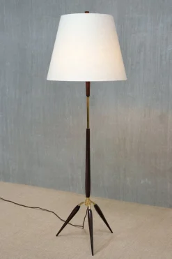 Dänische Skulpturale Dreibein Stehlampe aus Buche, Messing & Leinen von Fog & Mørup, 1960er