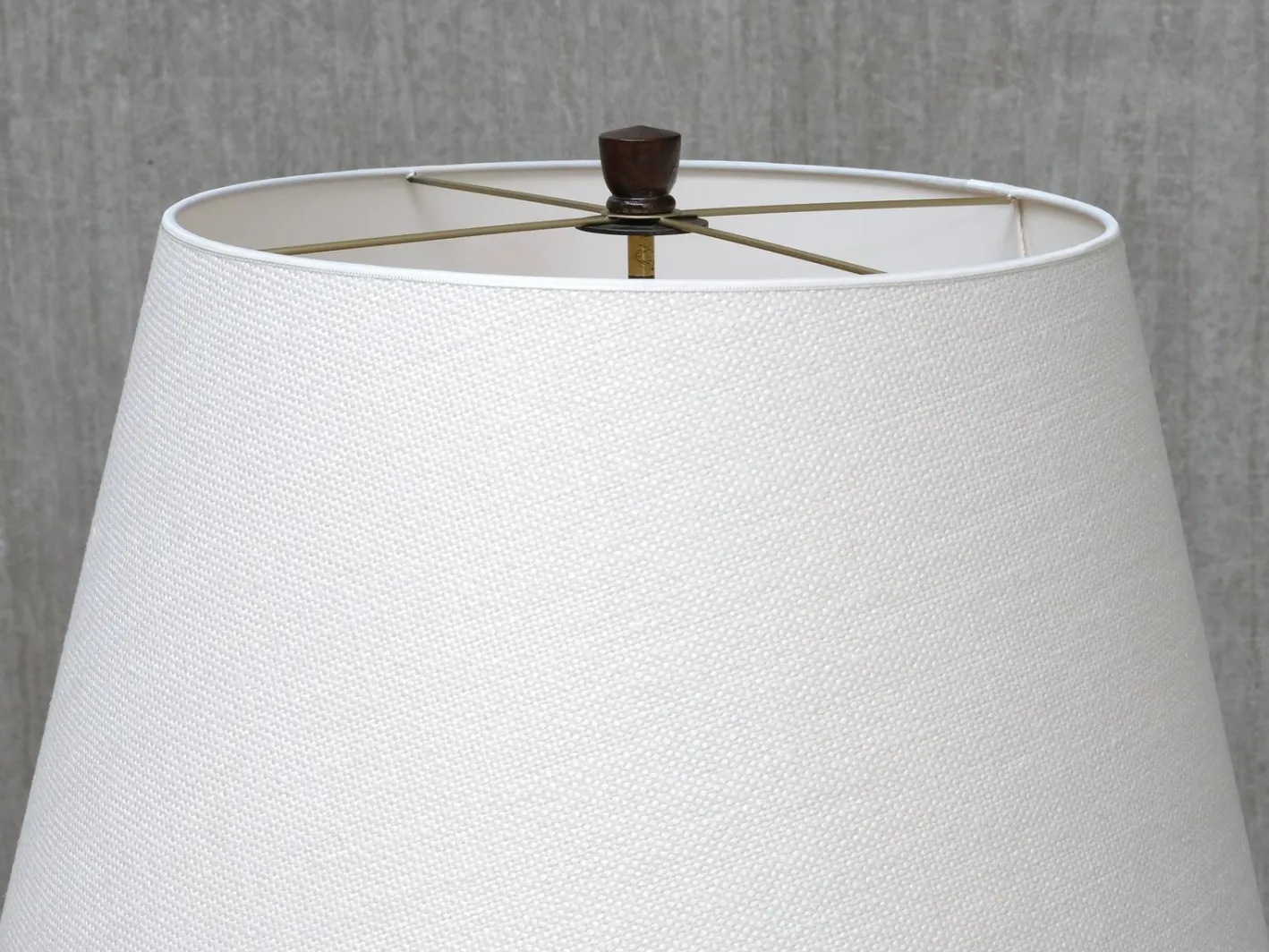 Dänische Skulpturale Dreibein Stehlampe aus Buche, Messing & Leinen von Fog & Mørup, 1960er