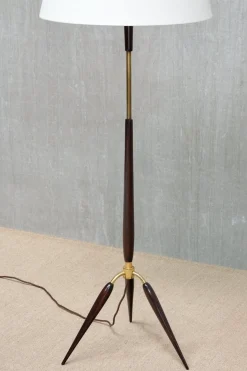 Dänische Skulpturale Dreibein Stehlampe aus Buche, Messing & Leinen von Fog & Mørup, 1960er