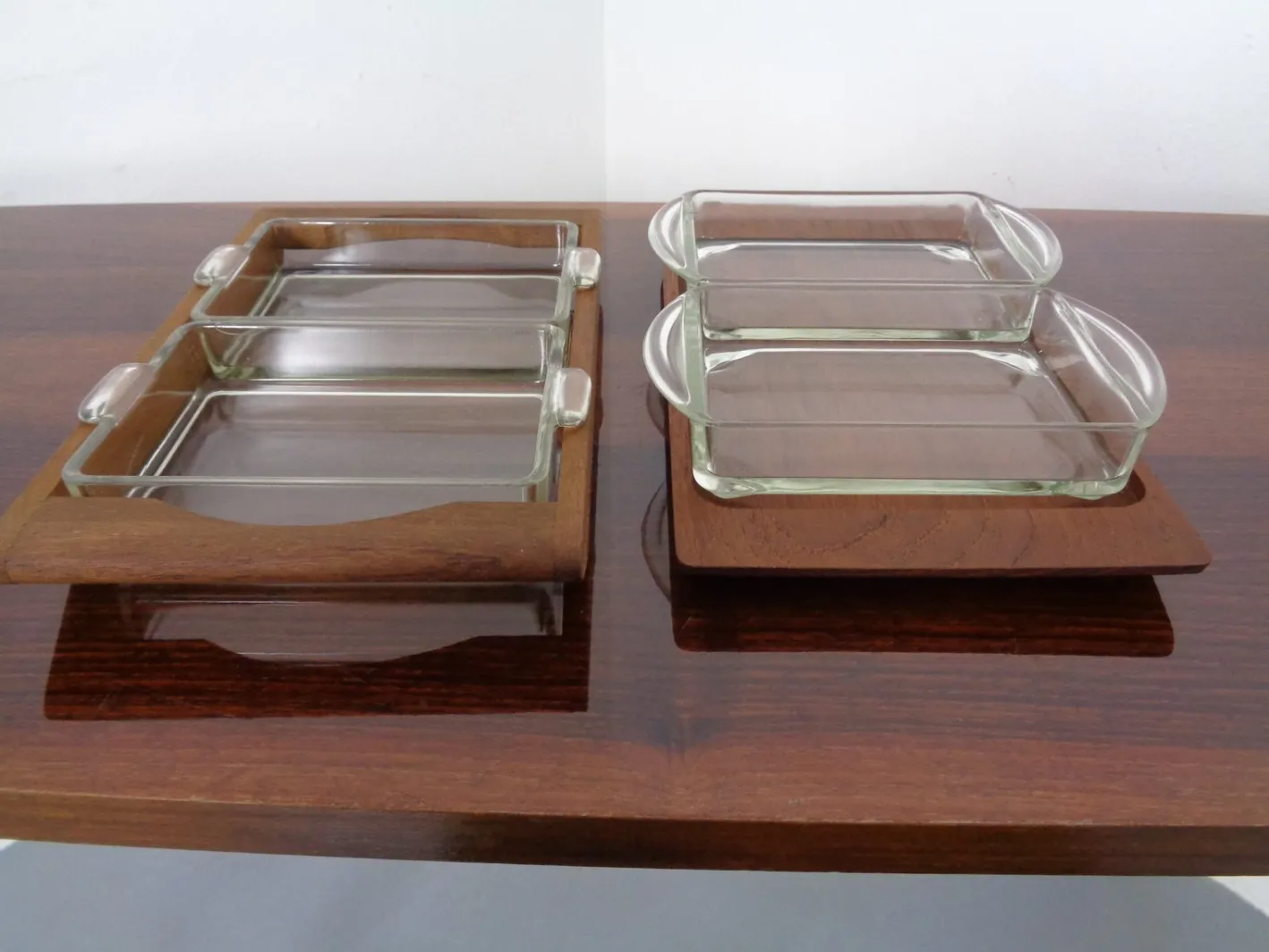 Dänisches Siam Teak Tablett mit Glasschalen von Artiform, 1960er, 2er Set