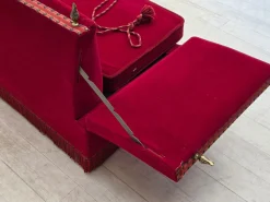 Dänisches 2-Sitzer Sofa aus rotem Velours, 1970er