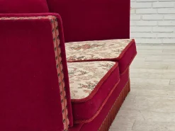 Dänisches 2-Sitzer Sofa aus rotem Velours, 1970er