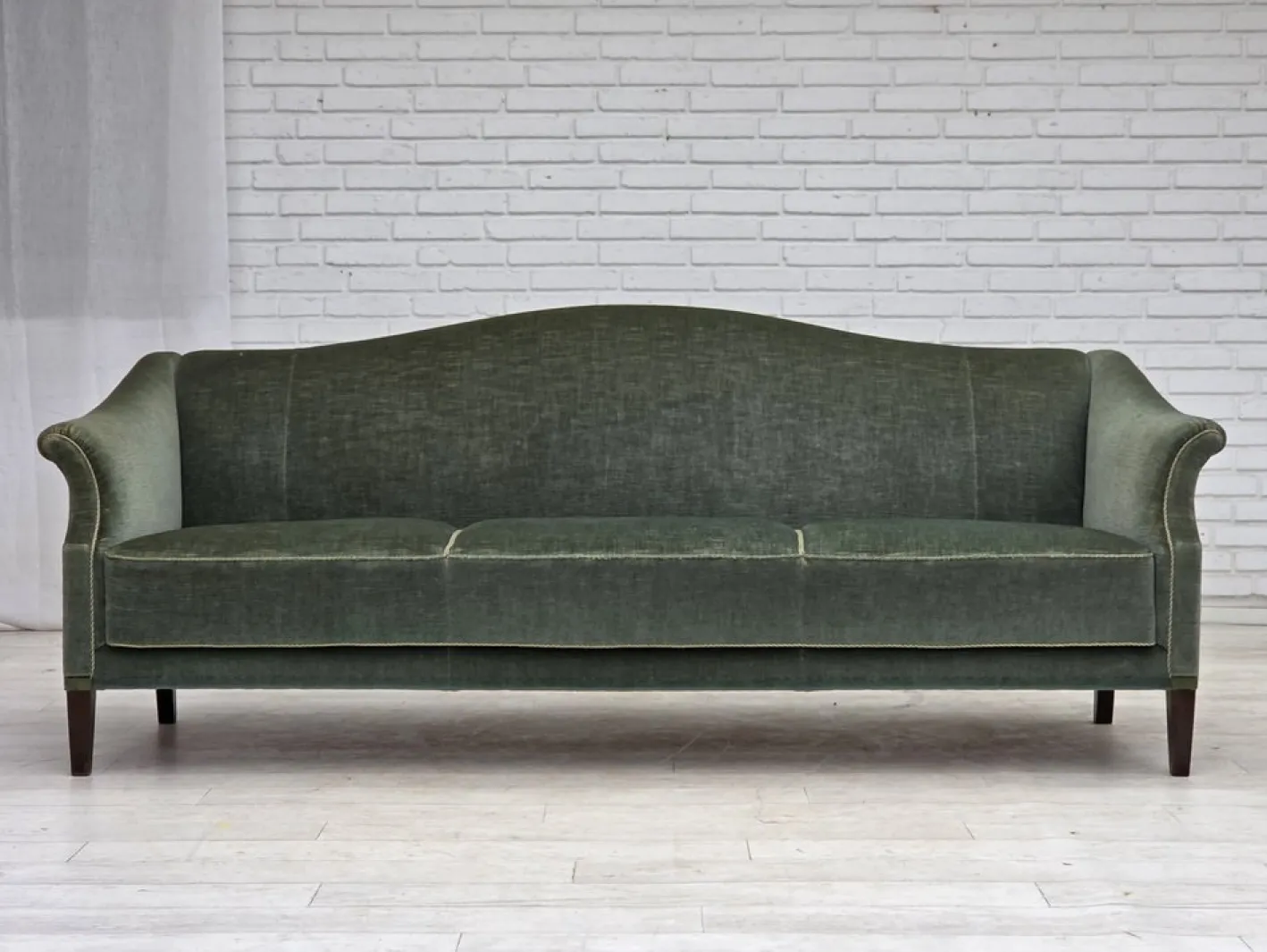 Dänisches 3-Sitzer Sofa in Grünem Möbel Velours, 1960er