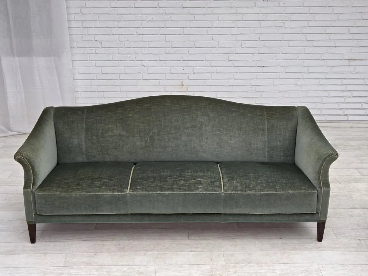 Dänisches 3-Sitzer Sofa in Grünem Möbel Velours, 1960er