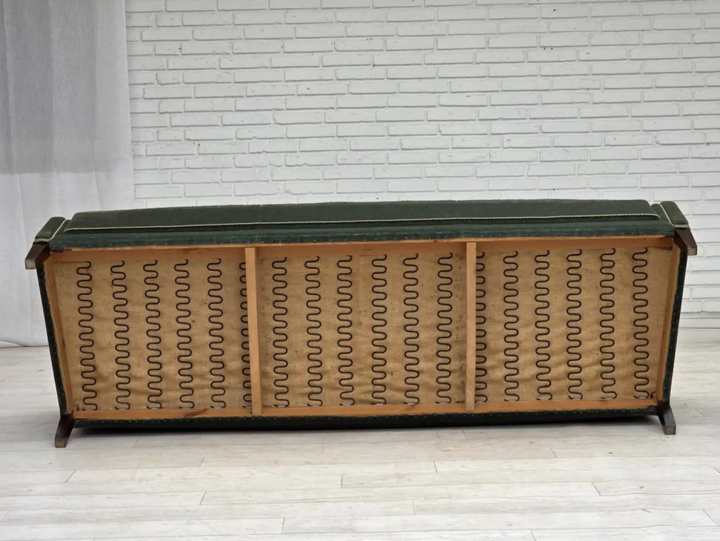 Dänisches 3-Sitzer Sofa in Grünem Möbel Velours, 1960er