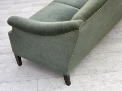 Dänisches 3-Sitzer Sofa in Grünem Möbel Velours, 1960er