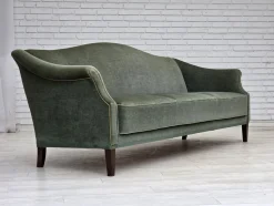 Dänisches 3-Sitzer Sofa in Grünem Möbel Velours, 1960er