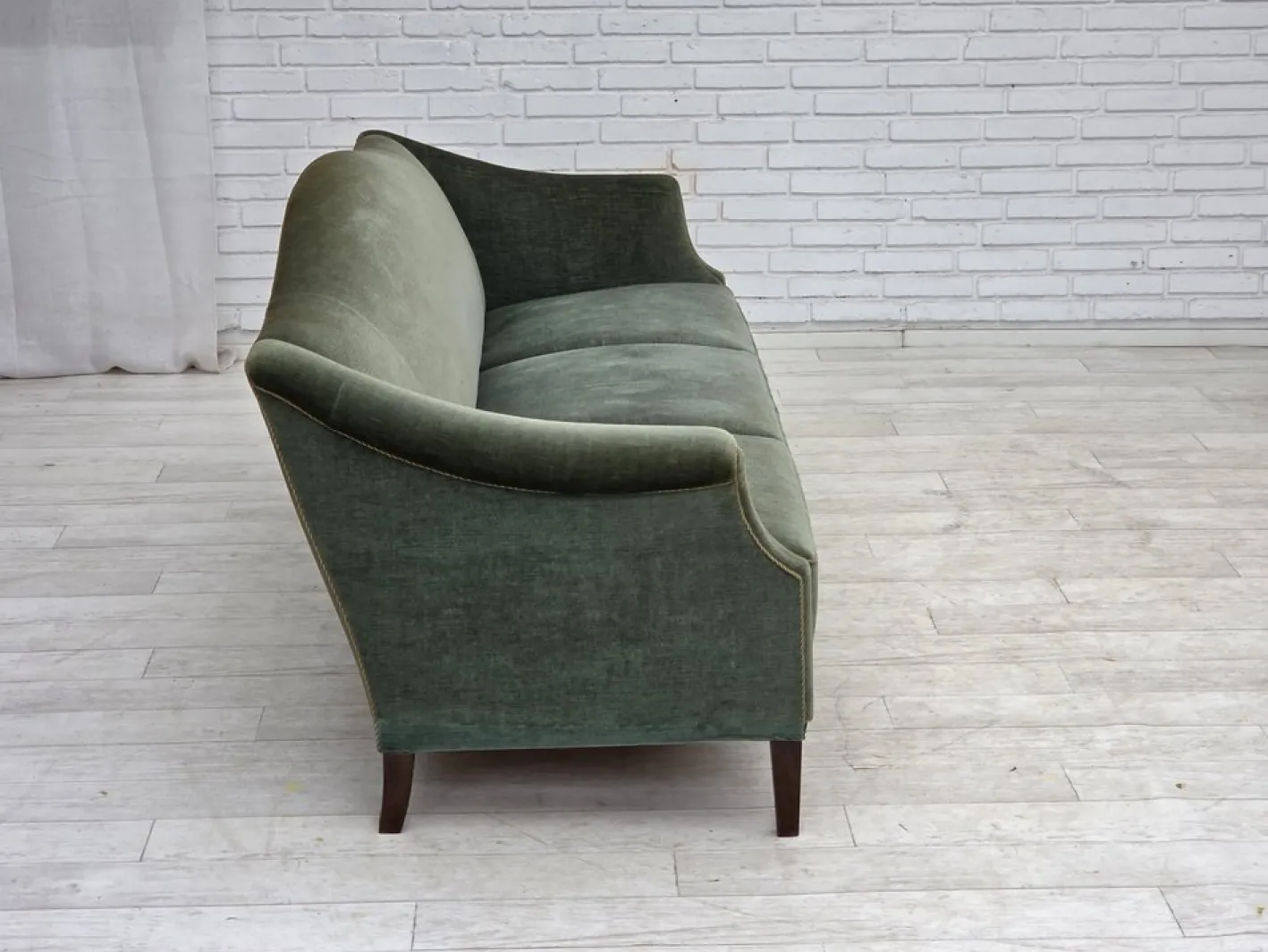 Dänisches 3-Sitzer Sofa in Grünem Möbel Velours, 1960er