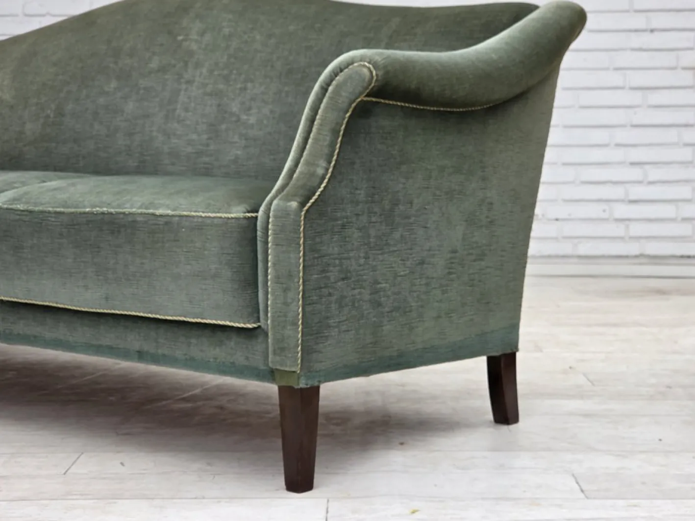 Dänisches 3-Sitzer Sofa in Grünem Möbel Velours, 1960er