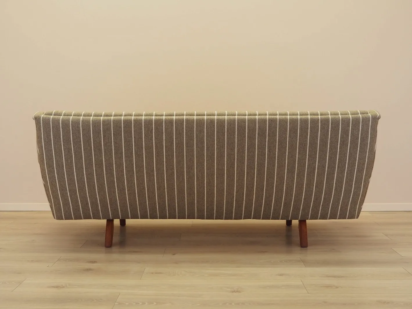 Dänisches Sofa in Beige, 1970er