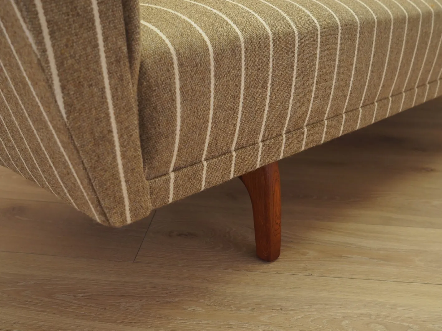 Dänisches Sofa in Beige, 1970er