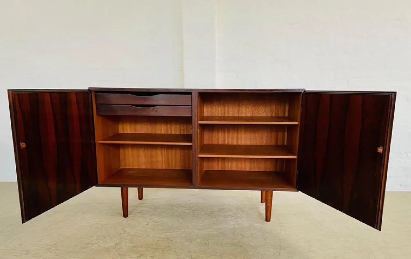 Dänisches Vintage Palisander Sideboard von Gunni Omann, 1960er