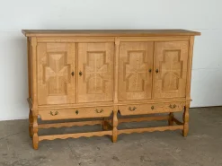 Dänisches Vintage Sideboard aus Eiche von Henning Kjærnulf, 1960er