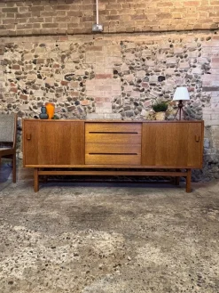 Dänisches Vintage Sideboard aus Teak von Nils Jonsson für Troeds, 1960er