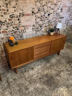 Dänisches Vintage Sideboard aus Teak von Nils Jonsson für Troeds, 1960er