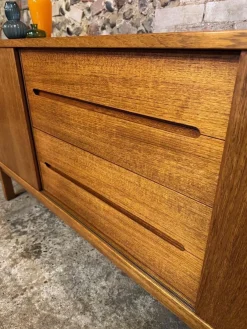 Dänisches Vintage Sideboard aus Teak von Nils Jonsson für Troeds, 1960er
