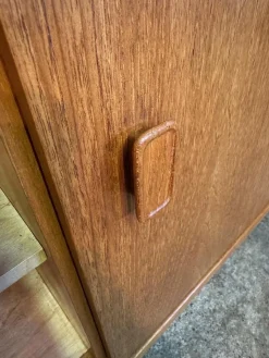 Dänisches Vintage Sideboard aus Teak von Nils Jonsson für Troeds, 1960er
